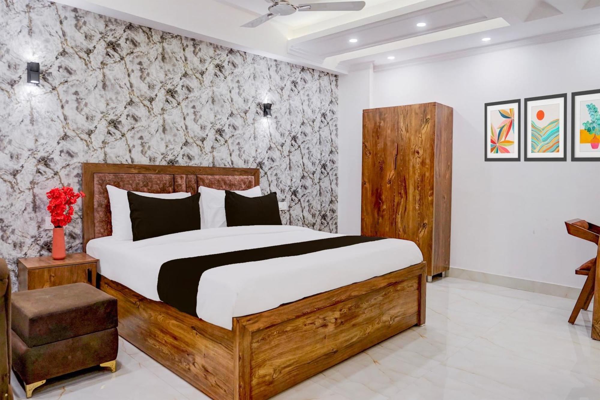 Townhouse Hotel Grand Emporio By Sbg Near Vaishali Metro Station غازي أباد المظهر الخارجي الصورة